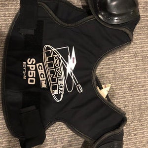 CCM Youth M Shoulder Pads