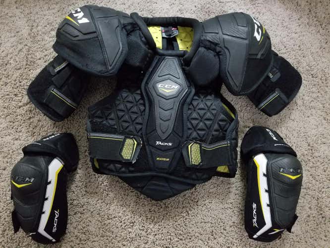 CCM Tacks 6052 Shoulder Pads Jr Large & matching 2052 pro elbow pads Jr Large