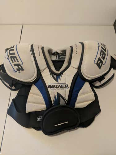 Bauer Shoulder Pads Size Medium