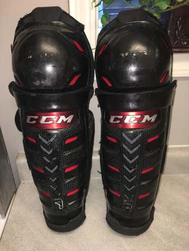 CCM CRAZY LIGHT SHIN PADS