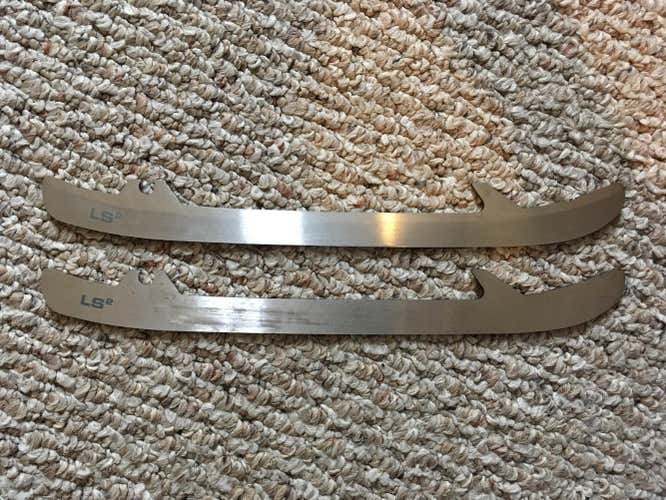 New Bauer Tuuk LS2 Steel Runners 254