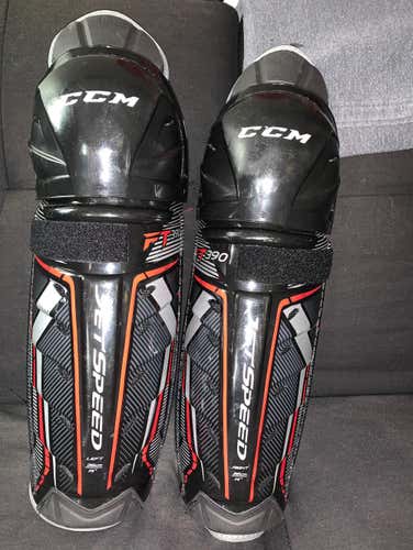 CCM jet speed shin-pads