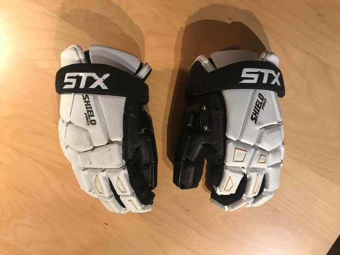 STX Shield Goalie Gloves