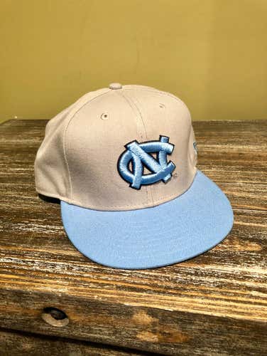 New Era North Carolina Tar Heels Fitted Hat (7 3/8)