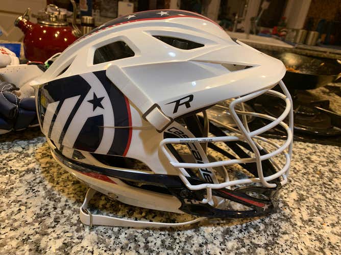 Maverick Showtime 2016 Cascade R Helmet