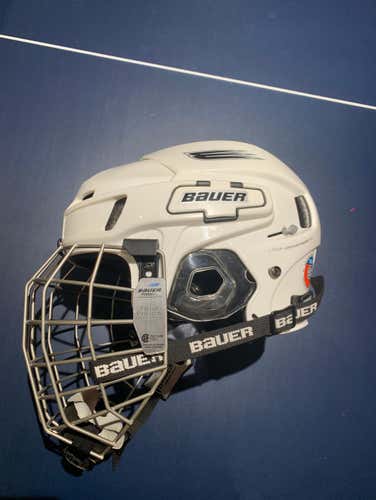 White Bauer HH8000L Helmet
