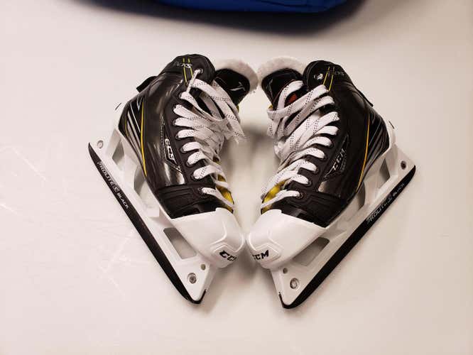 CCM Tacks Goalie Skates Senior Size 7.5.....LIKE NEW.....USED ONCE ON ICE