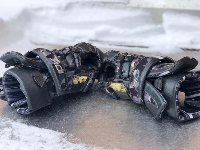 Camo Reebok 10K Gloves 13”