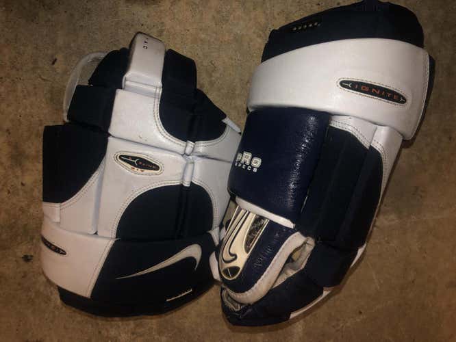 Nike air ignite 1  Gloves Senior