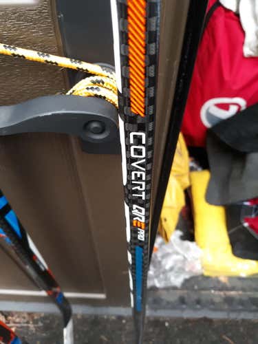 Warrior Covert QRE Pro Stick Righty Mid Senior