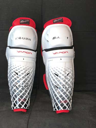 KIDS shin pads. bauer vapor