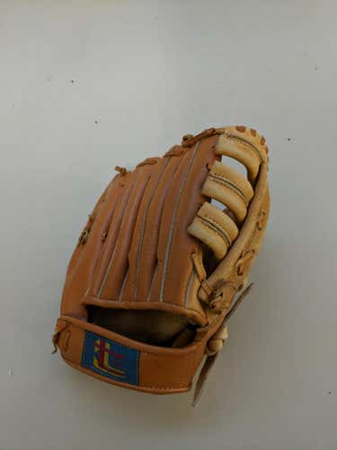 Trio youth baseball glove Glove