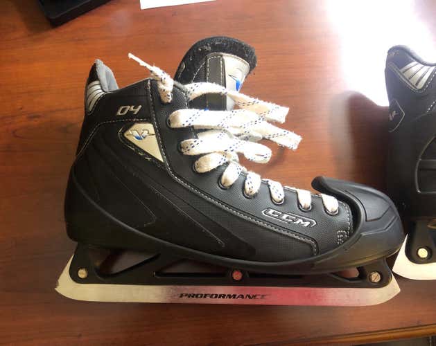 CCM Goalie Skates Vector 4