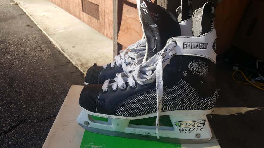 CCM Ultra Tacks Skates Senior Size 8.5