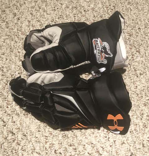 New England Black Wolves NLL gloves (brand new)