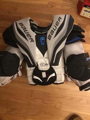 USED BAUER CHEST PROTECTOR