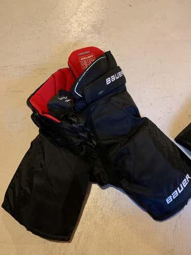 NWOT Bauer Vapor Apx2