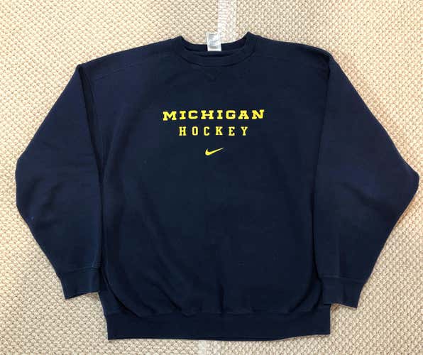 VERY RARE TEAM ISSUE MICHIGAN HOCKEY NIKE SWEATSHIRT PRO RETURN STOCK