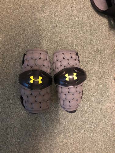 UA Elbow/Arm Pads Price Negotiable LOOKING TO SELL FAST