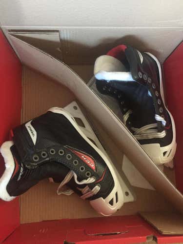New CCM RBZ 80 Goalie Skates Junior Size 4