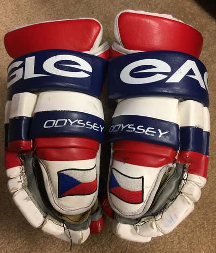 Eagle Hockey Gloves