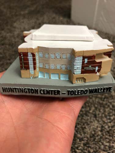 ECHL Toledo Walleye Replica Arena (Huntington Center)