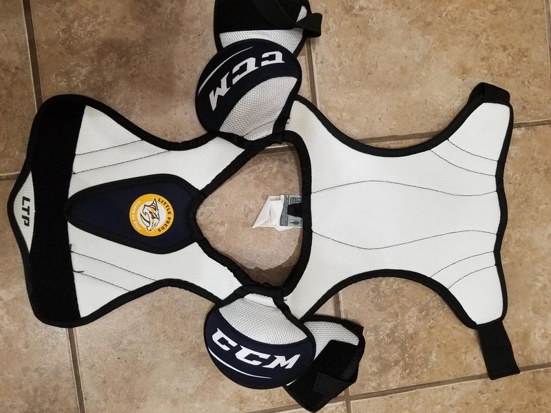 CCM Shoulder Pads Youth