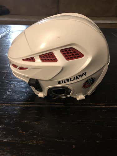 SENIOR MEDIUM BAUER IMS 7.0 WHITE RED 6 7/8 - 7 3/8 HOCKEY HELMET HEAD PROTECTIVE GEAR USED