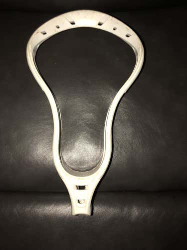 Nike Lakota Head