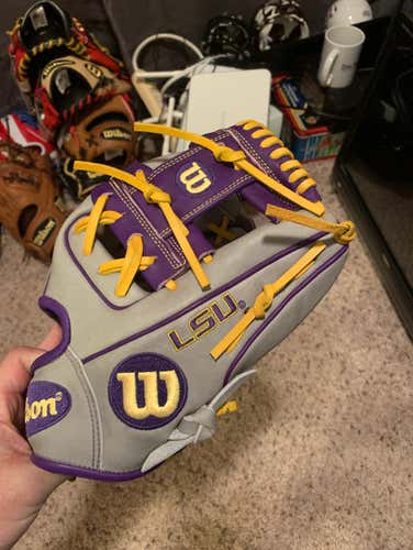 NWT Wilson A2000 LSU Rare 11.5” Glove