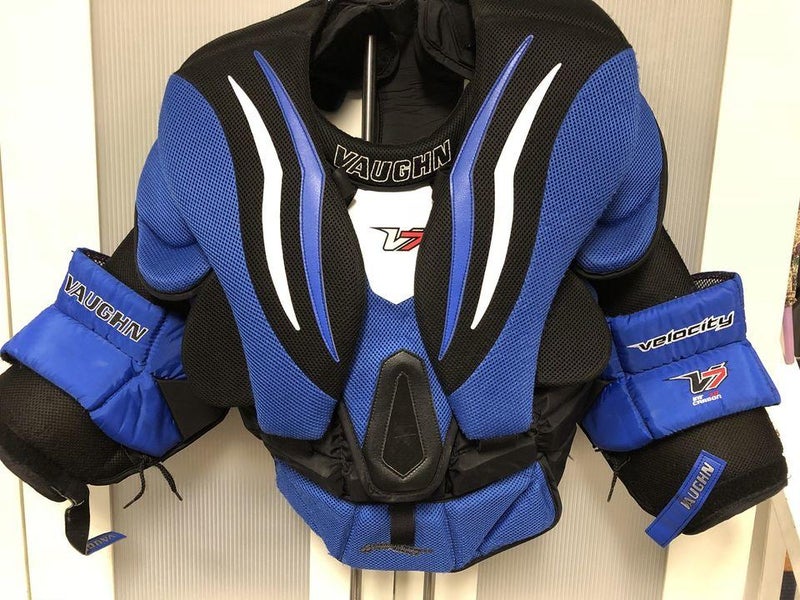 Vaughn Velocity V7 XF Pro Carbon Chest and Arm Protector Goalie Chest Protector Intermediate