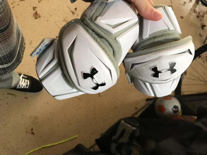 Underarmour Elbow Pads