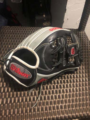 Wilson A2000 1787 December 2017 Glove Of The Month