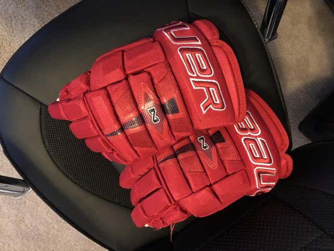 Bauer Nexus N9000 Gloves Senior