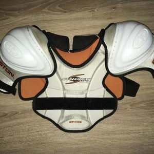 (Junior Small) Easton Synergy 100 Shoulder Pads