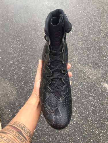 Under Armour Highlight Cleat Size 13