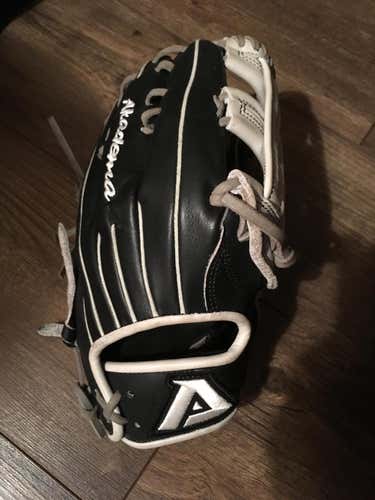 Akadema Glove Adult