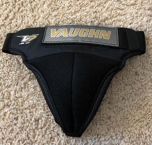 Vaughn V7 Jr Goalie Cup