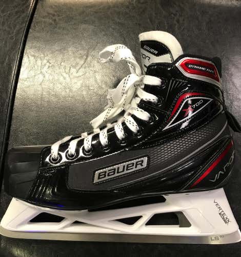 New Bauer Vapor X700 Goalie Skate Size 9.5