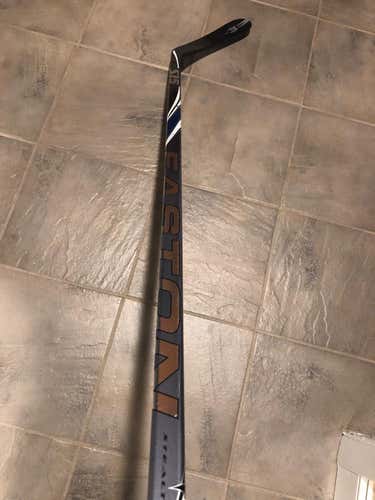 Used Once Easton Stealth Stick Righty Mid Intermediate P3 Sakic