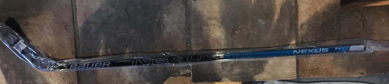 **New** Bauer Nexus 2N Pro Stick Righty 77 Flex Grip RH