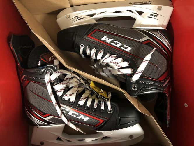 New CCM XTRA PRO Plus Skates Senior Size 8.5