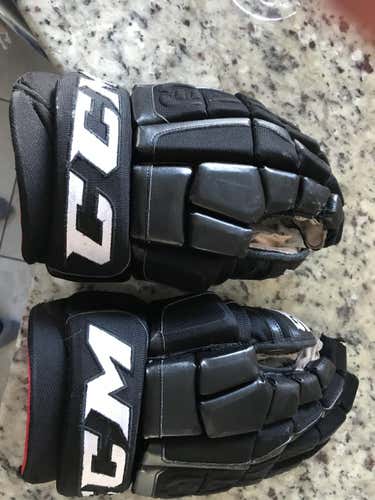CCM U+ Crazy Light Gloves Senior Pro Stock