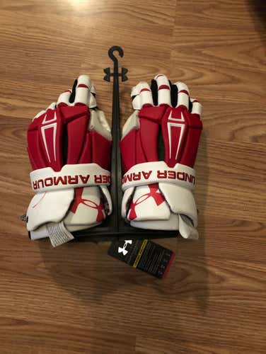 Brand New Large Under Armour Command Pro Gloves