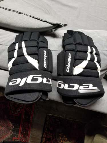 Eagle - Aero Pro Gloves Senior - 14" (used)