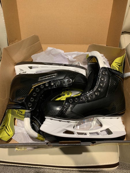 Brand New Bauer Ignite Pro Senior Hockey Skates Size 8 D W/2S Tongue + BLACK STEP STEEL