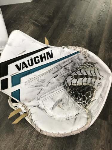 Korenar Vaughn VE8 Pro Carbon Goalie Glove & Blocker Regular Senior Pro Stock