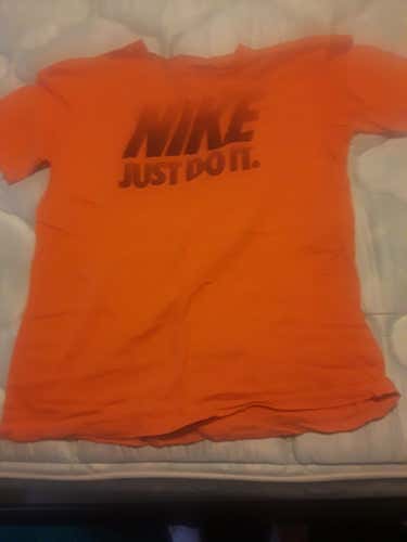 Orange nike t-shirt medium