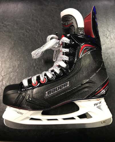 New Bauer Vapor X700 Jr Skates Size 5.5
