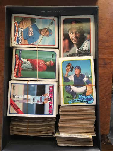 Lot of 2000+ Baseball Cards